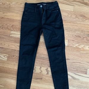 Old Navy Black Rockstar Skinny Jean BuiltIn Sculpt